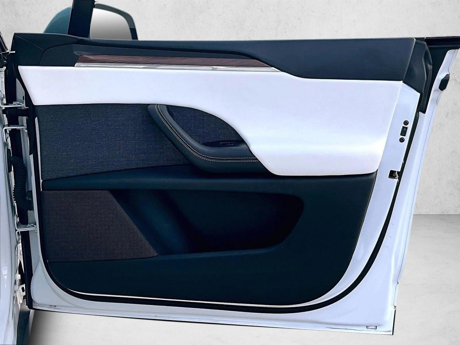 2023 Tesla Model X Base