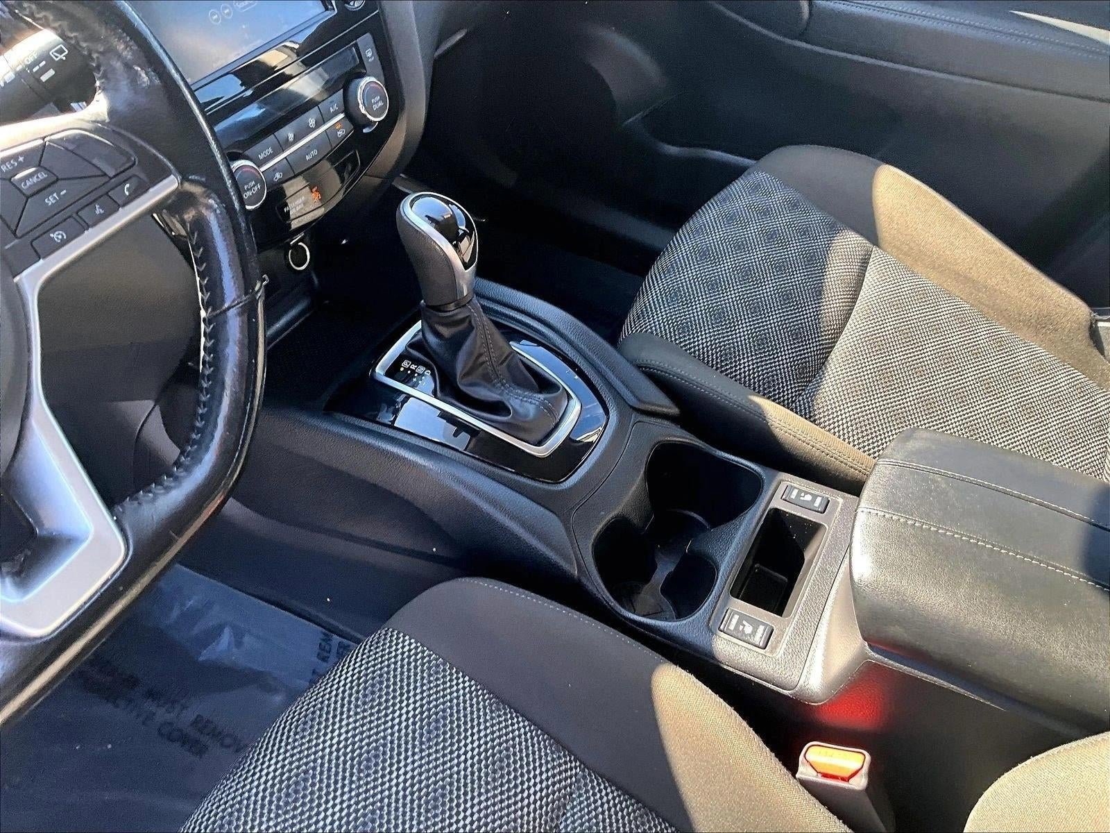 2022 Nissan Rogue Sport SV