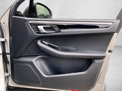 2023 Porsche Macan Base