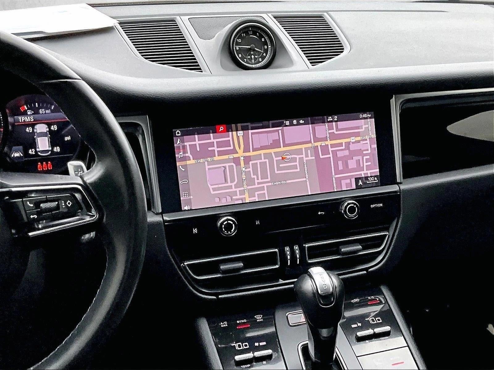 2023 Porsche Macan Base