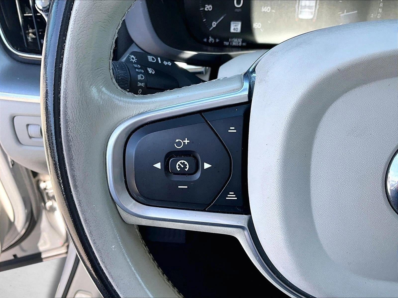 2020 Volvo XC60 T5 Momentum