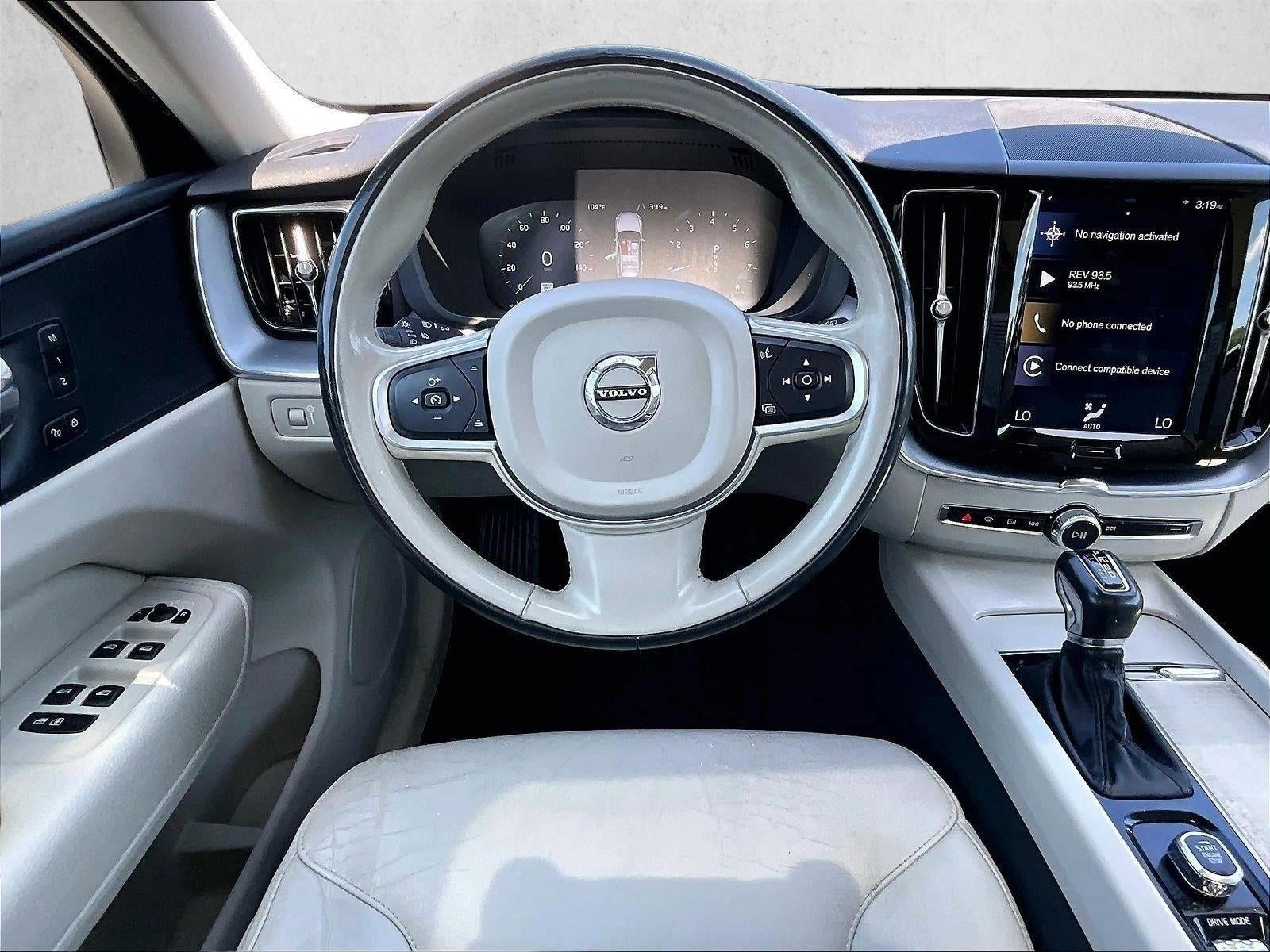 2020 Volvo XC60 T5 Momentum
