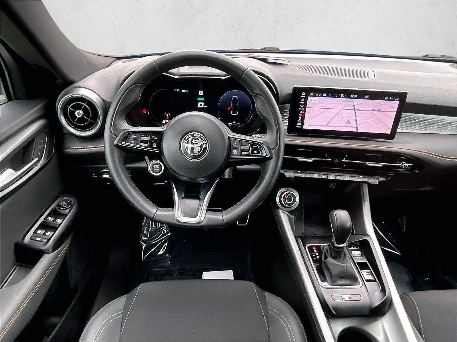 2025 Alfa Romeo Tonale Base