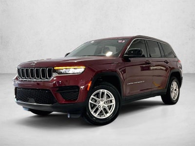 2023 Jeep Grand Cherokee Laredo 4x2