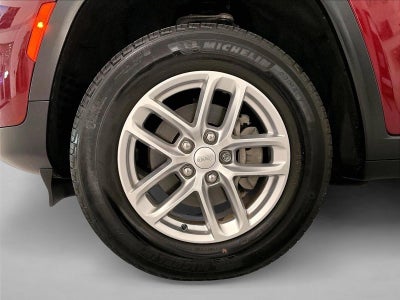2023 Jeep Grand Cherokee Laredo 4x2