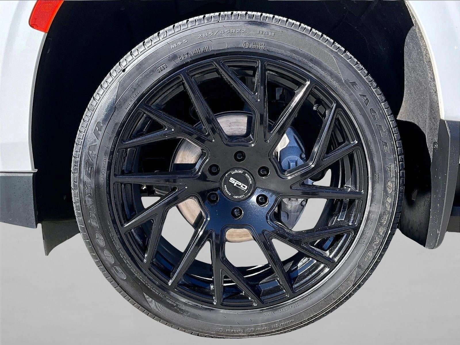 2023 Chevrolet Suburban LS