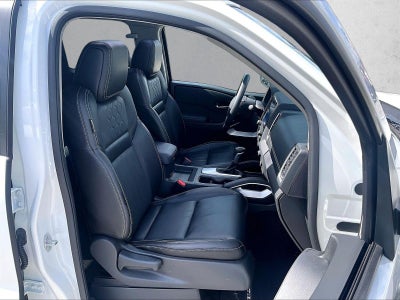 2024 Nissan Frontier Crew Cab SL 4x2