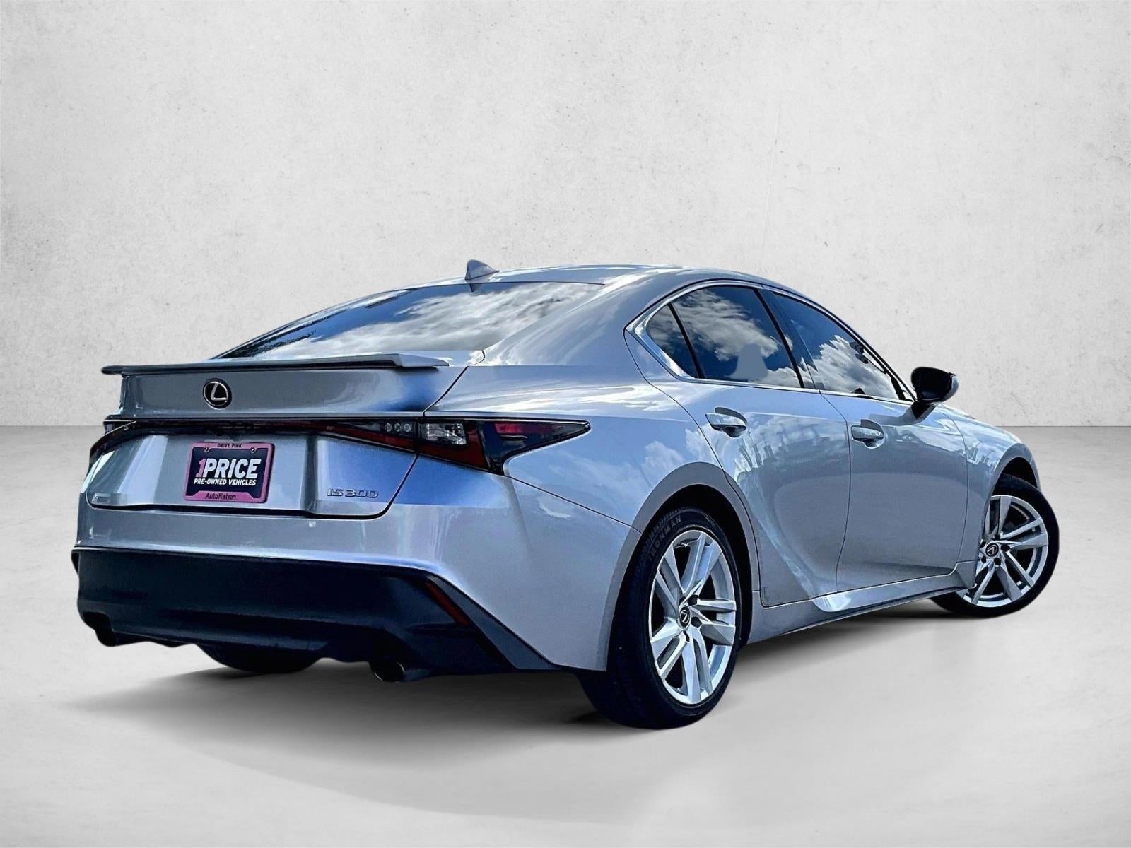 2022 Lexus IS 
