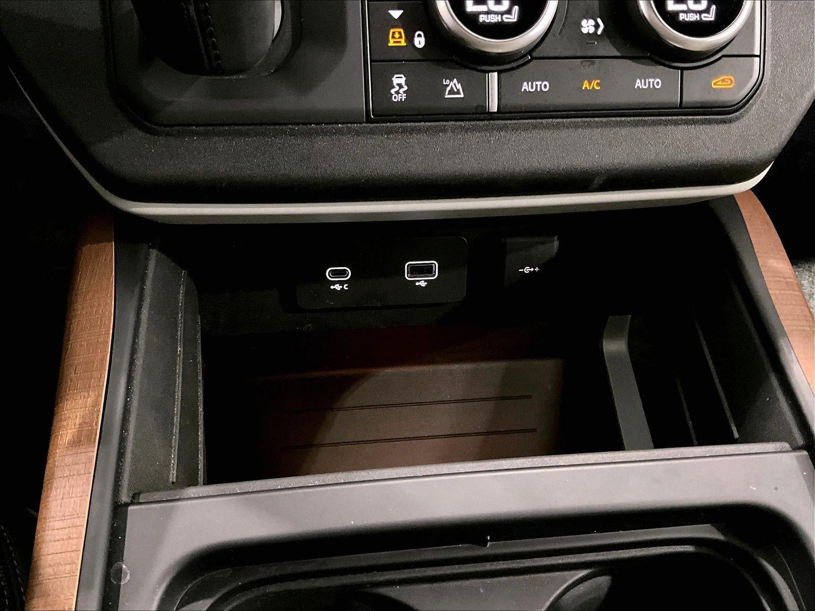 2023 Land Rover Defender Base
