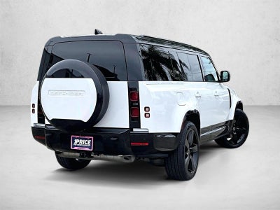 2024 Land Rover Defender 130 P400 X-Dynamic SE
