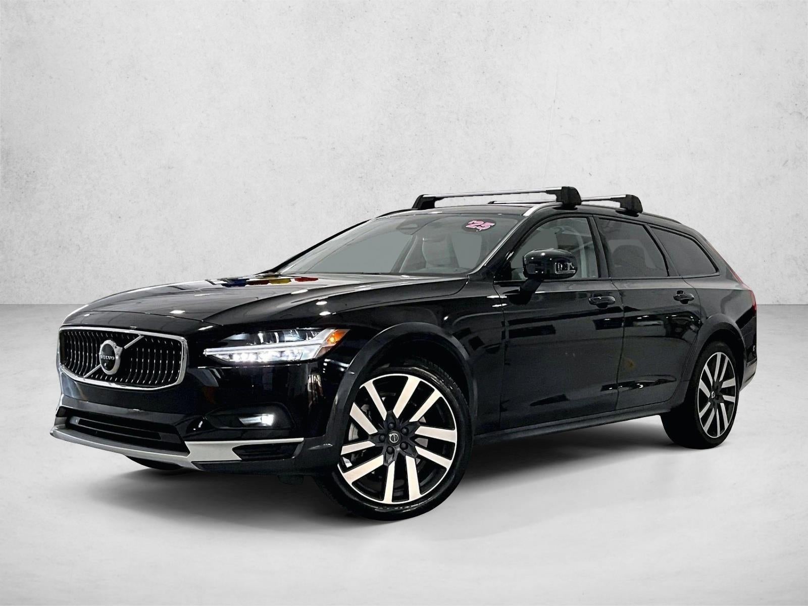 2025 Volvo V90 Cross Country Plus, B6 AWD Gas (mild hybrid)