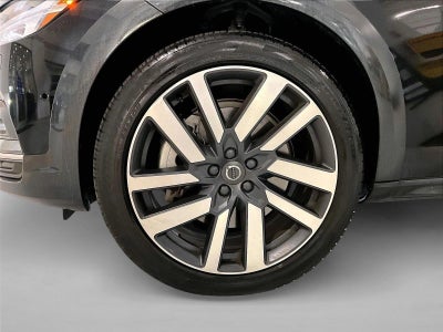 2025 Volvo V90 Cross Country Plus, B6 AWD Gas (mild hybrid)