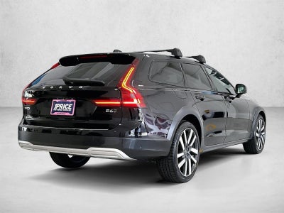 2025 Volvo V90 Cross Country Plus, B6 AWD Gas (mild hybrid)