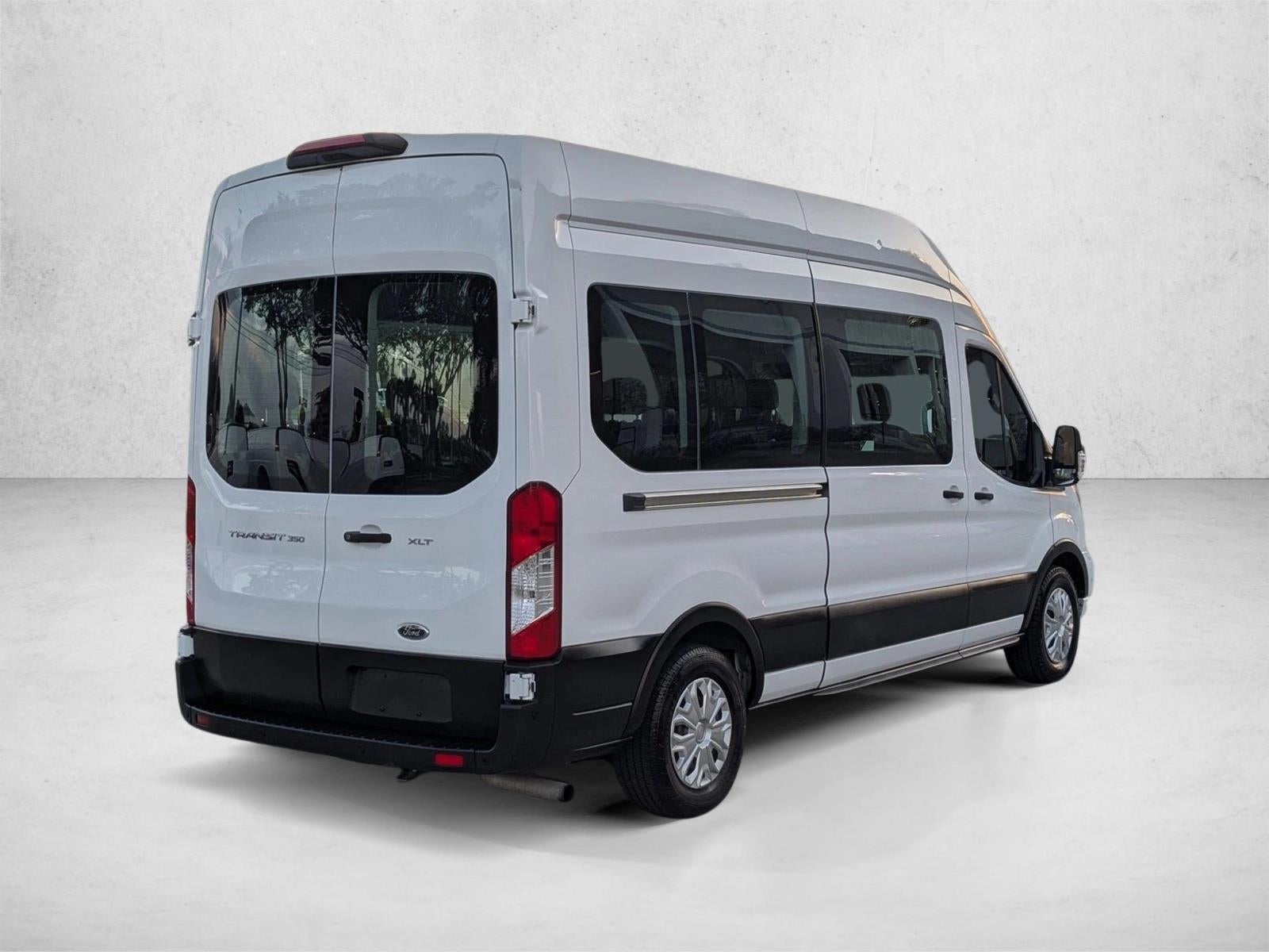 2022 Ford Transit Passenger Wagon XL