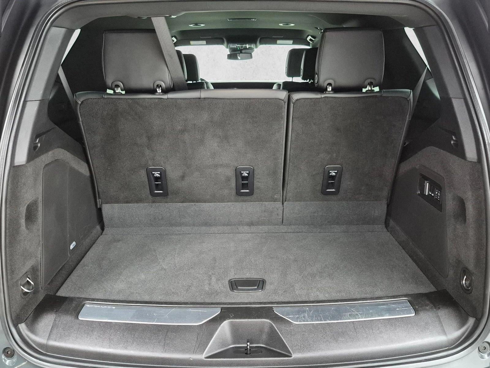 2025 Cadillac Escalade Luxury
