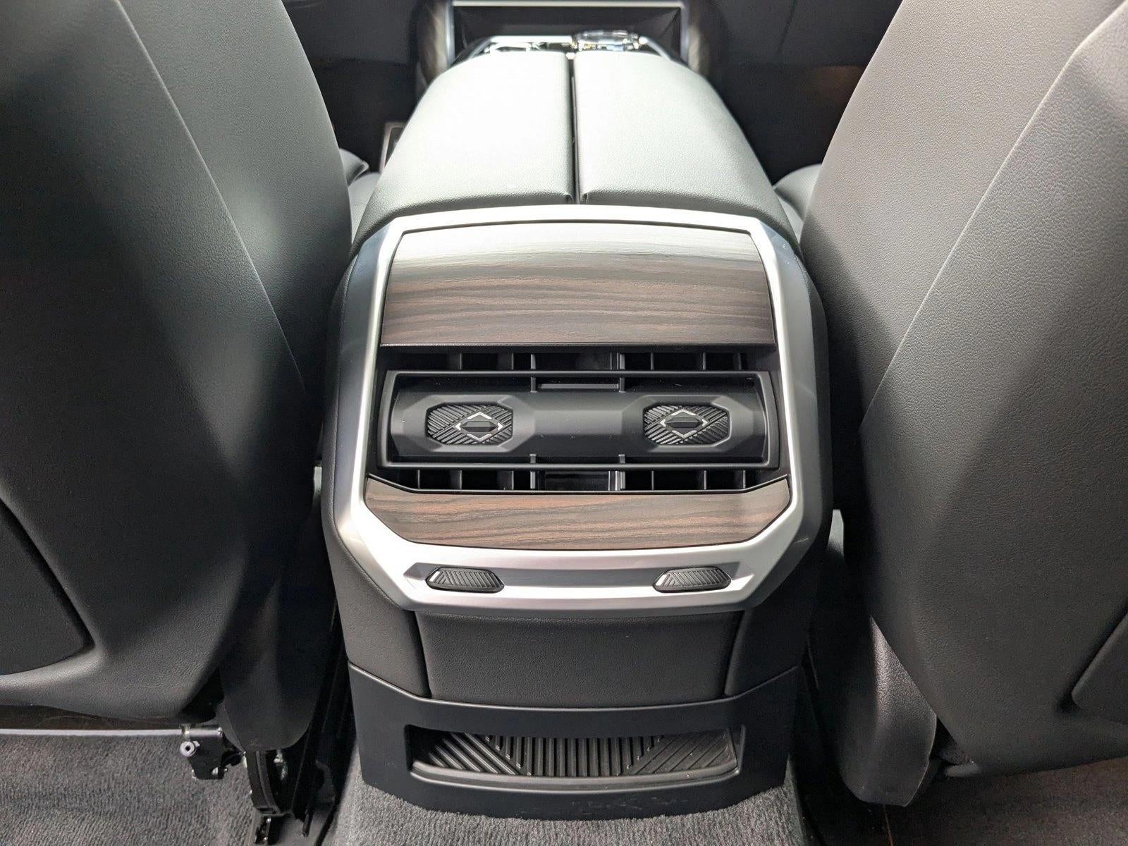 2024 BMW 7 Series 740i