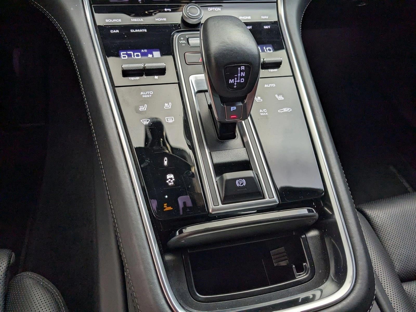 2022 Porsche Panamera Base