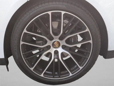 2022 Porsche Panamera Base