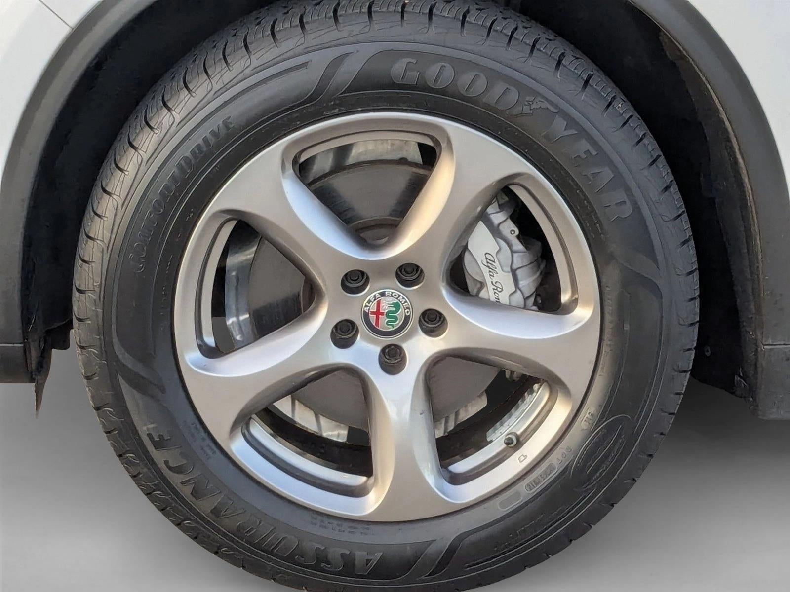 2021 Alfa Romeo Stelvio Base