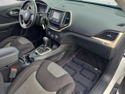 2017 Jeep Cherokee Sport