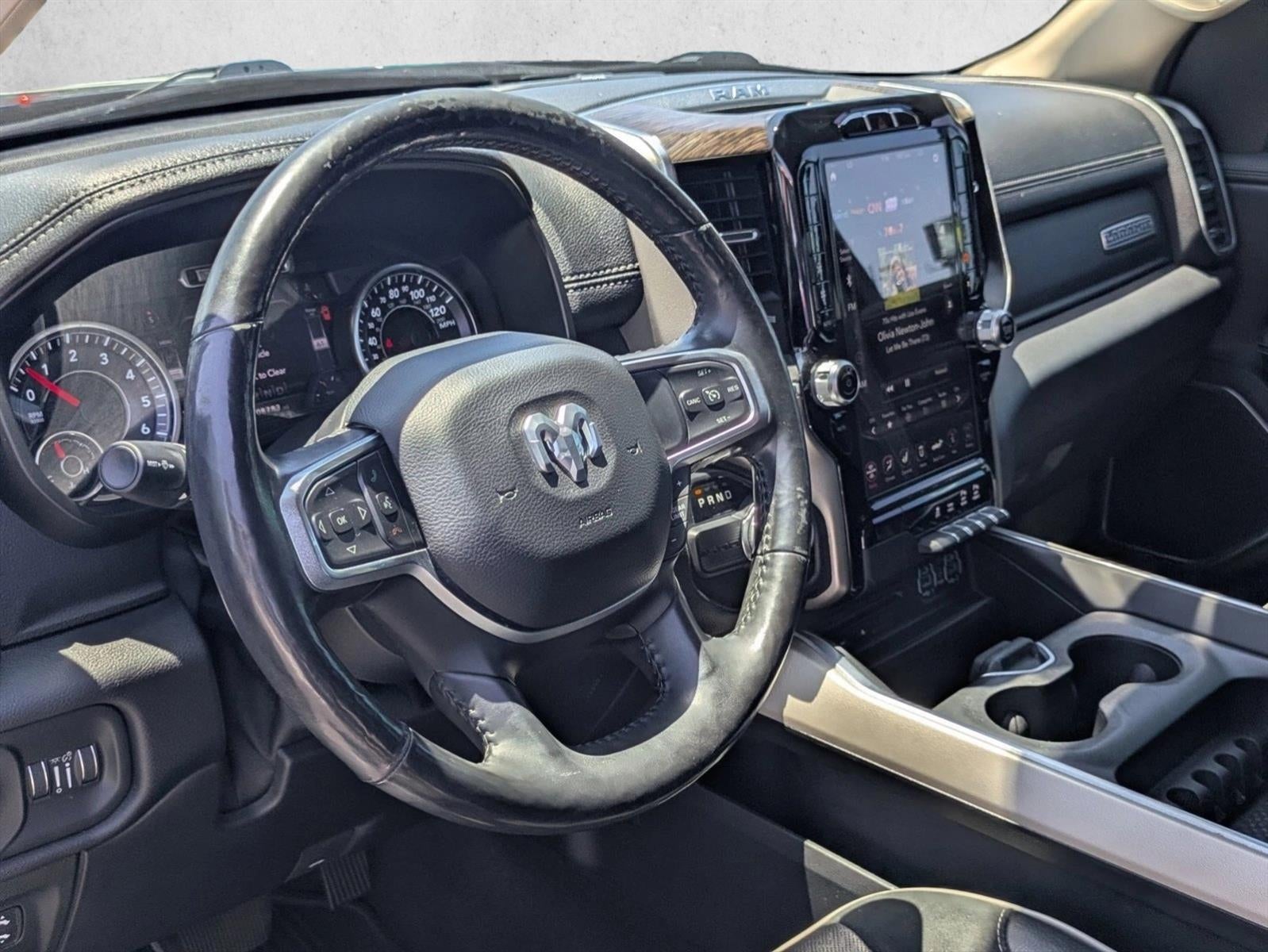 2019 RAM 1500 Laramie Crew Cab 4x2 5'7" Box