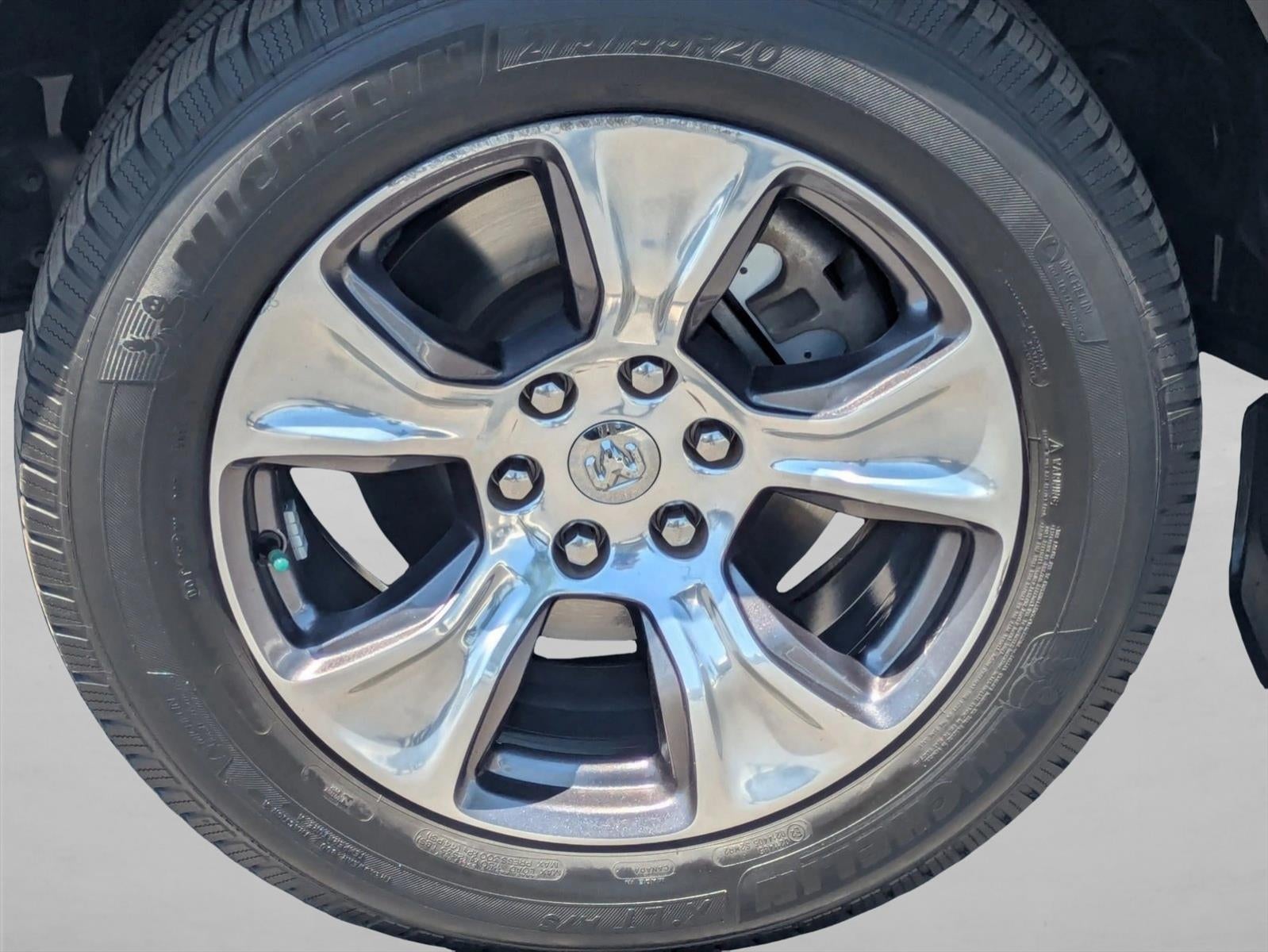 2019 RAM 1500 Laramie Crew Cab 4x2 5'7" Box