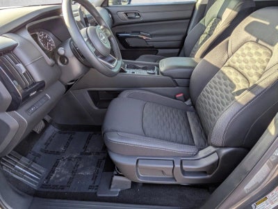 2025 Nissan Pathfinder S