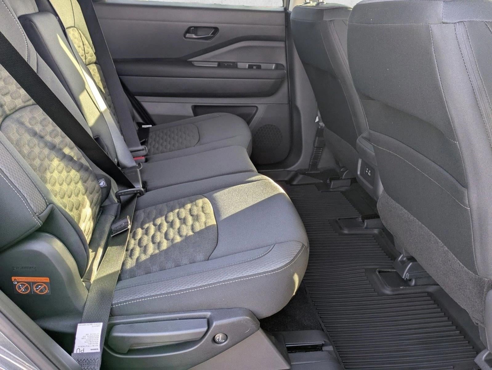 2025 Nissan Pathfinder S