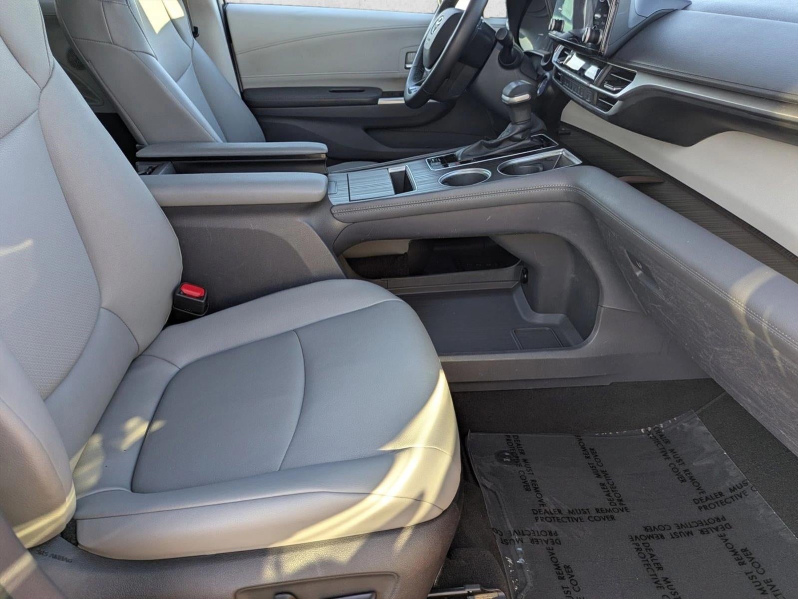 2023 Toyota Sienna XLE