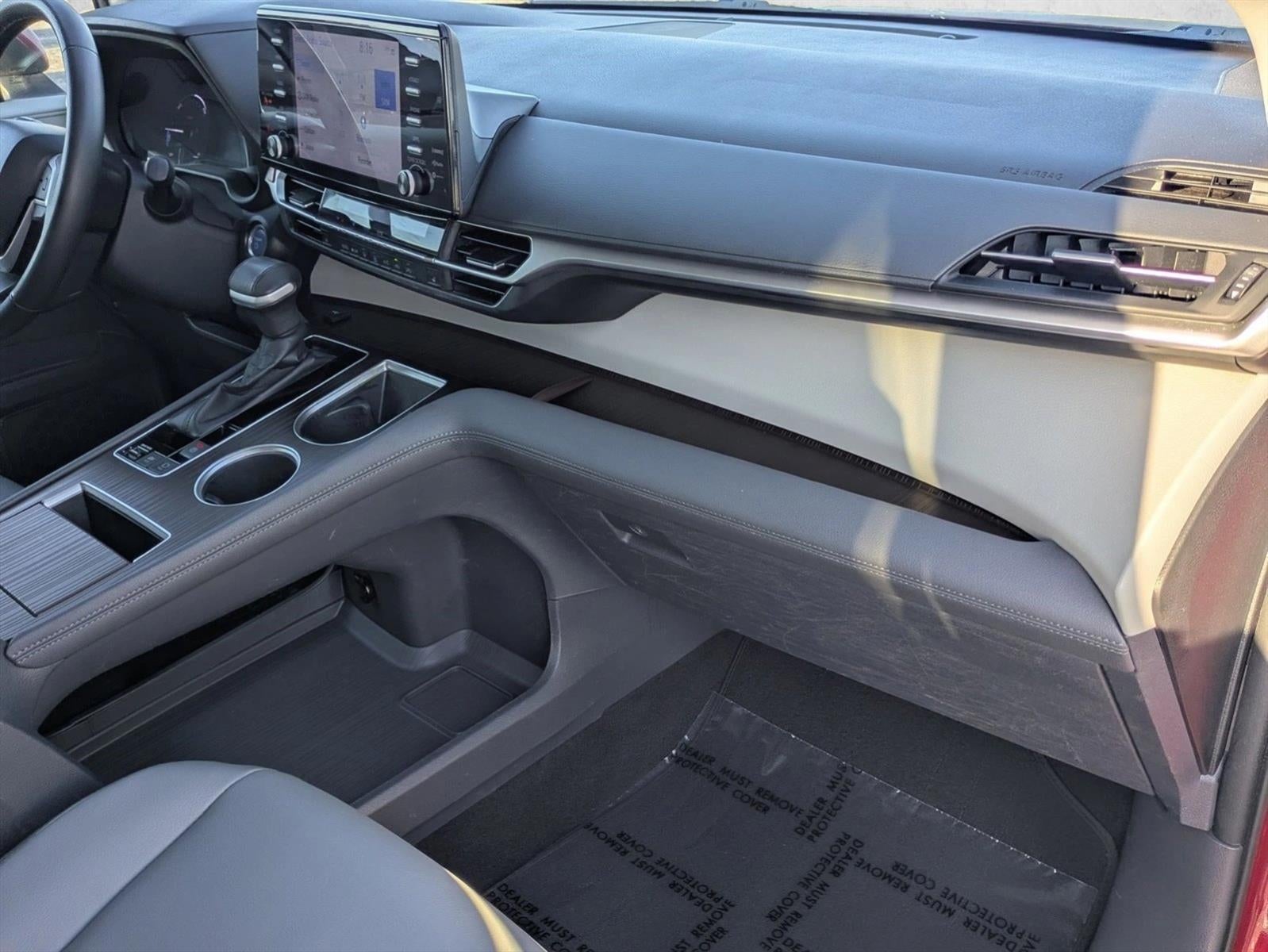 2023 Toyota Sienna XLE