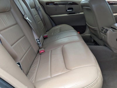 2000 Lincoln Town Car Signature