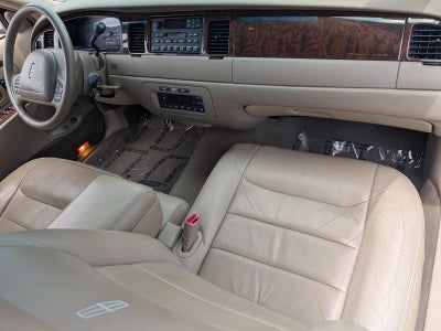 2000 Lincoln Town Car Signature