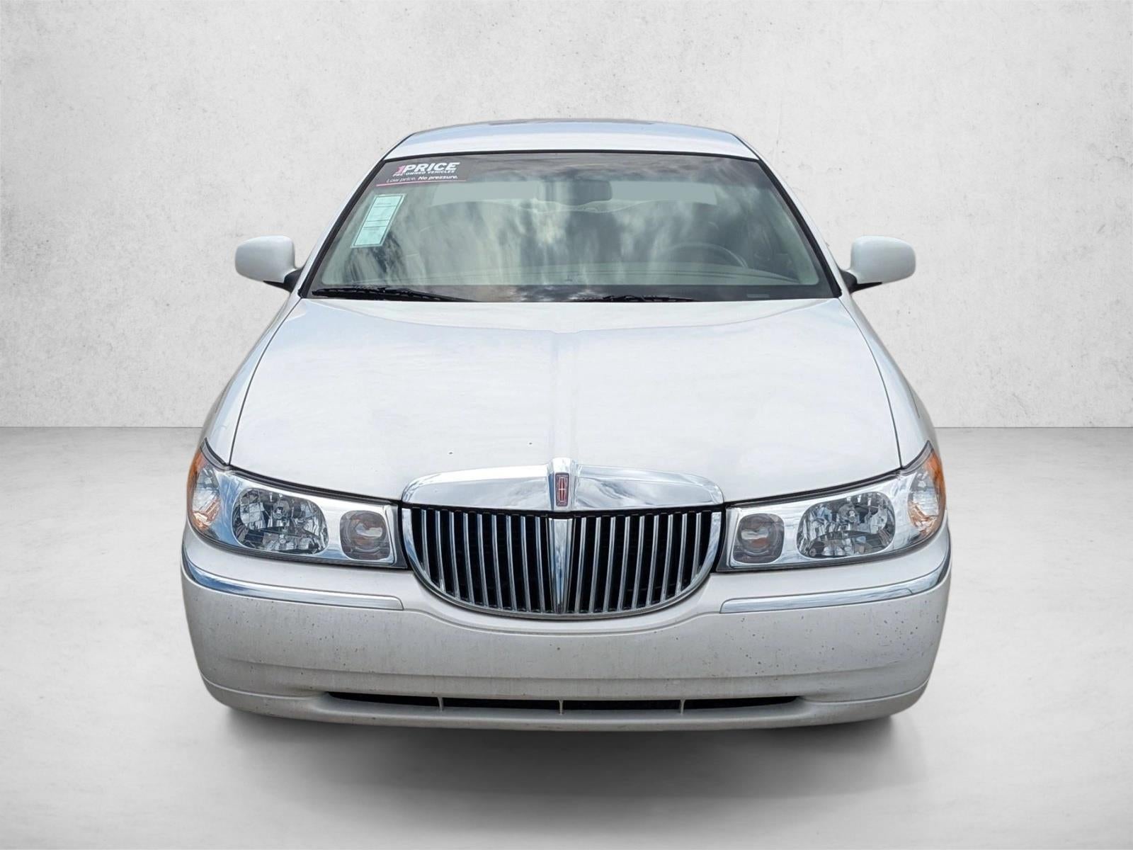 2000 Lincoln Town Car Signature