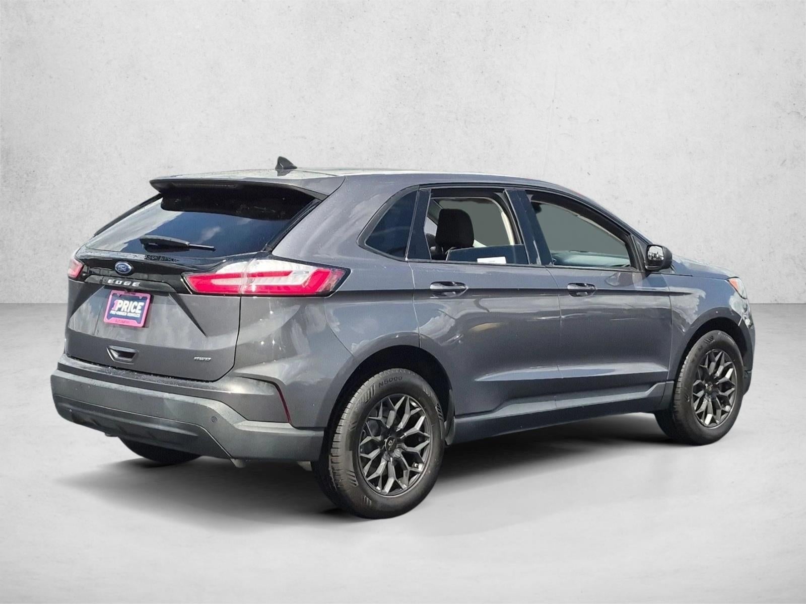 2022 Ford Edge SE
