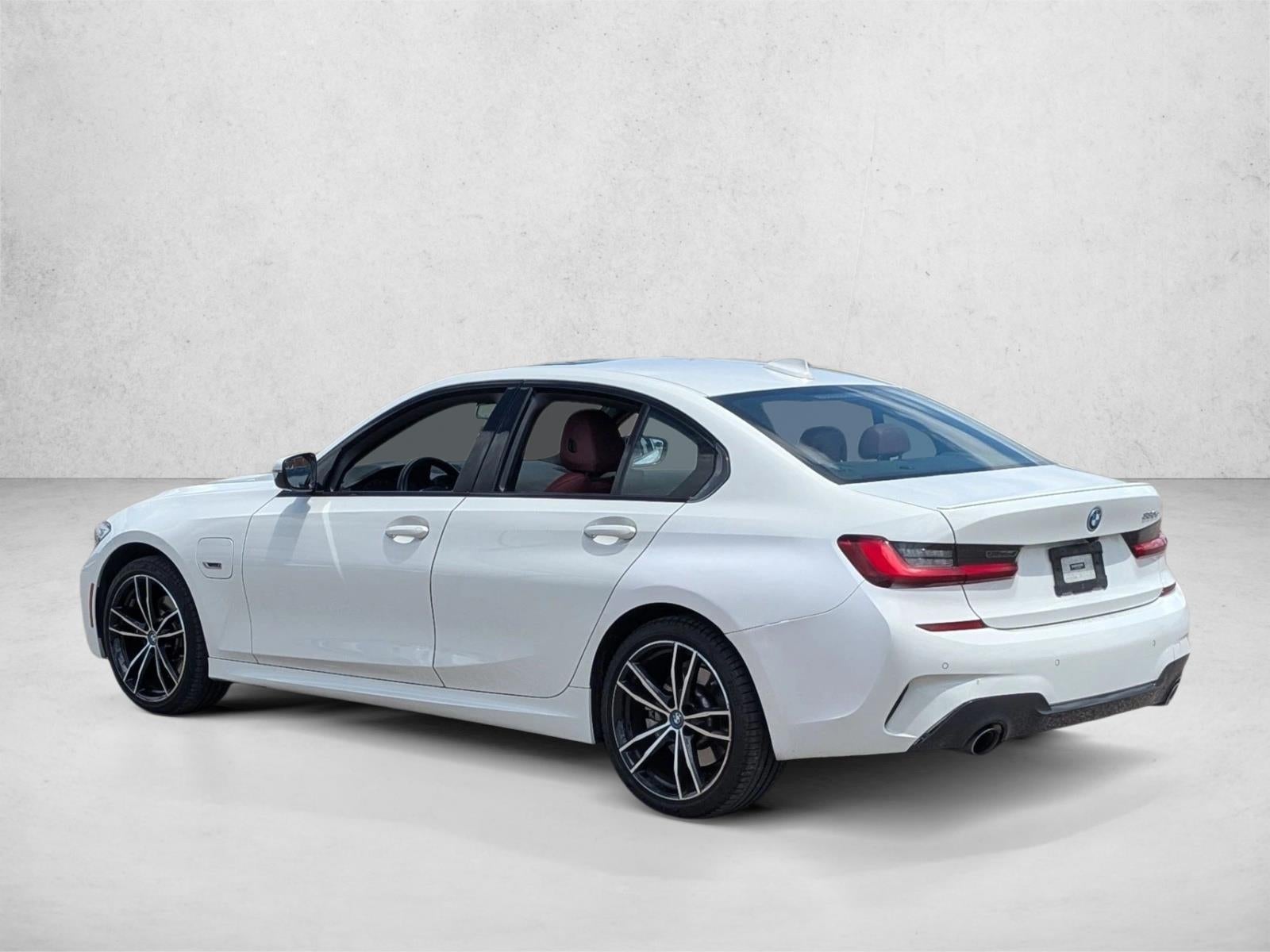 2022 BMW 3 Series 330e