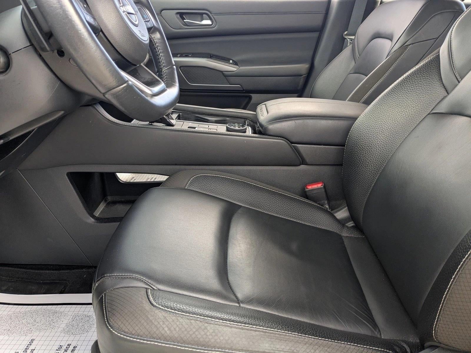 2022 Nissan Pathfinder SL