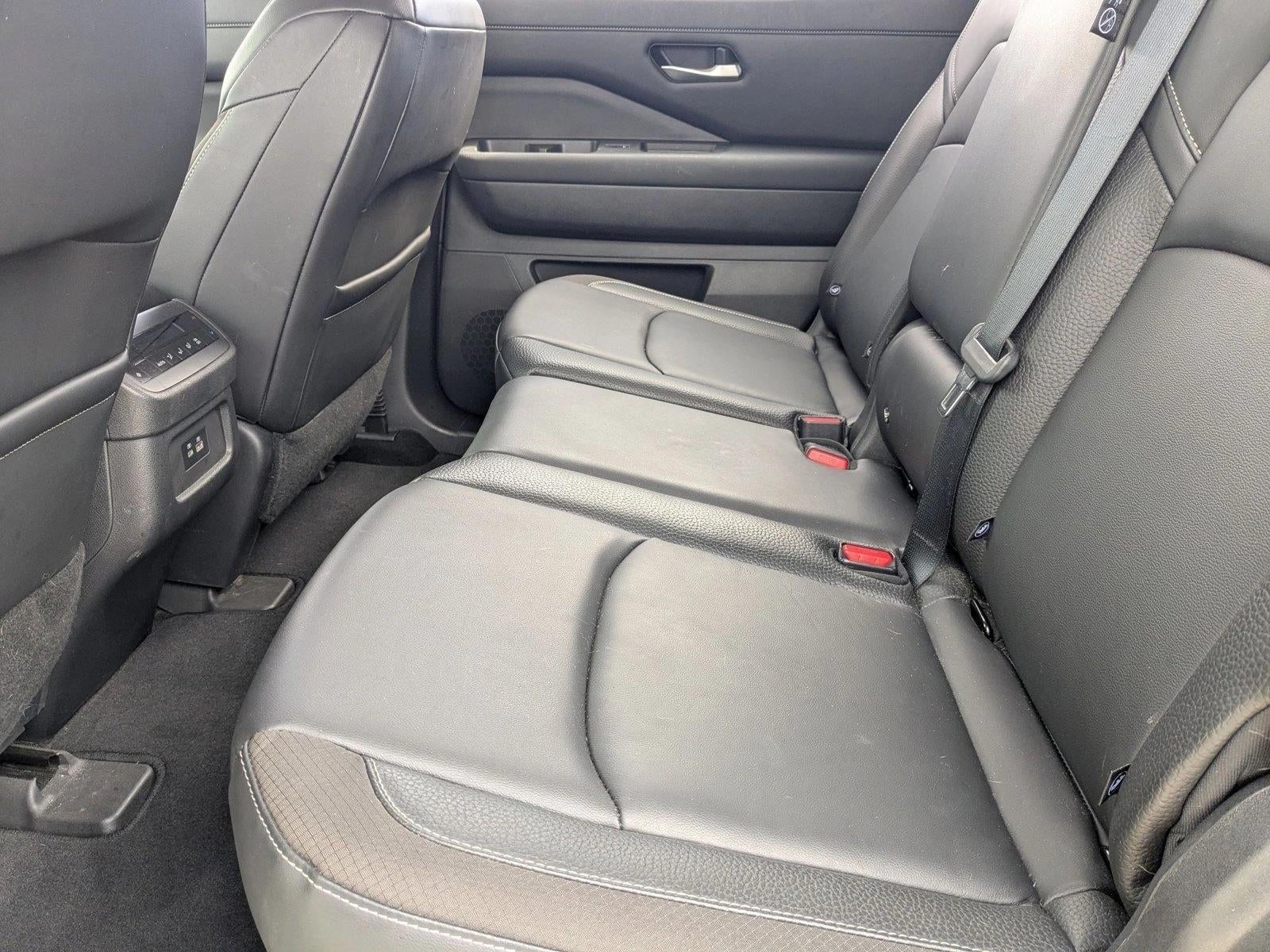 2022 Nissan Pathfinder SL