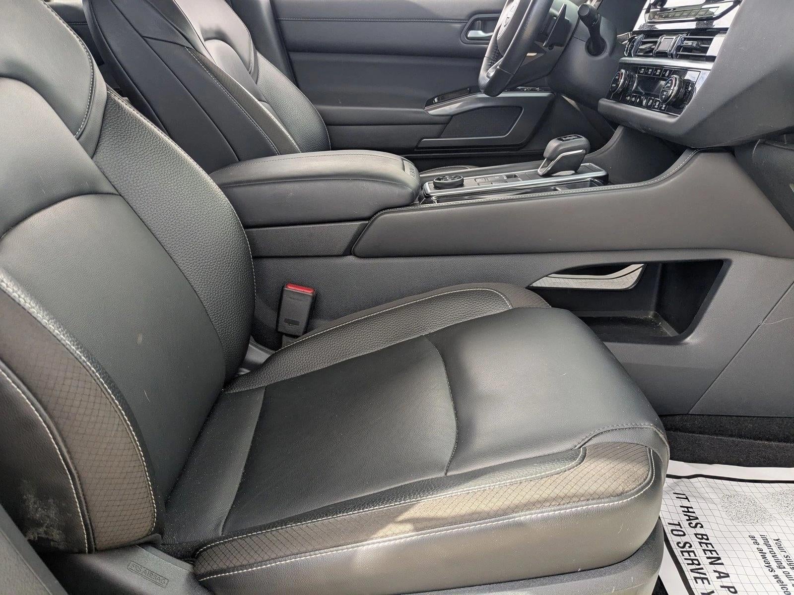 2022 Nissan Pathfinder SL