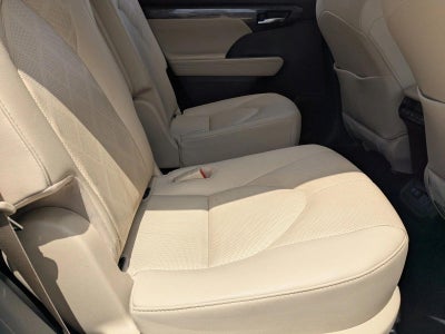 2020 Toyota Highlander Hybrid Platinum