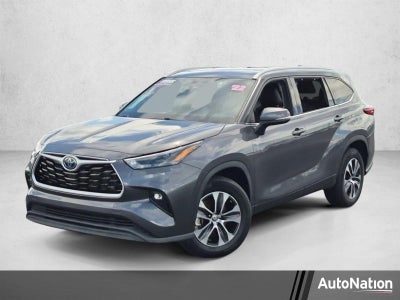 2022 Toyota Highlander Hybrid XLE