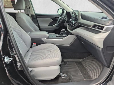2025 Toyota Highlander LE