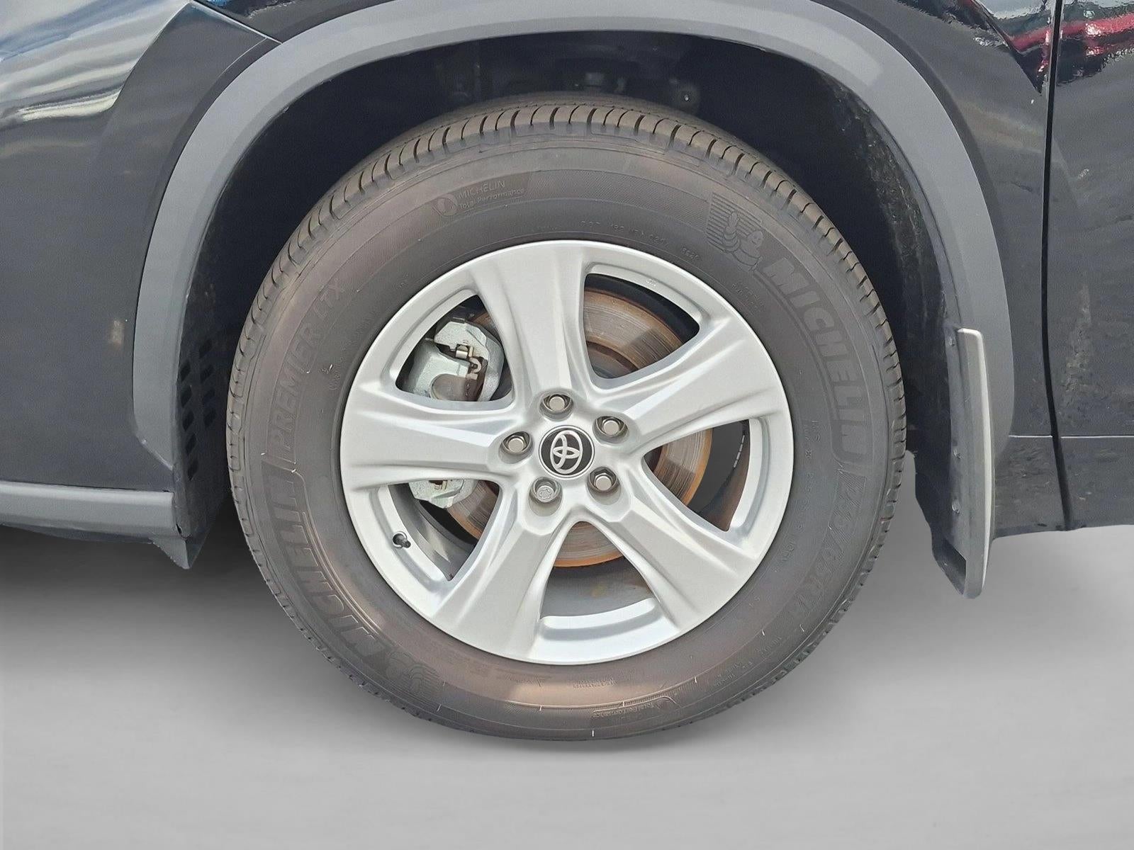 2025 Toyota Highlander LE