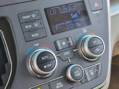 2016 Toyota Sienna LE 8 Passenger