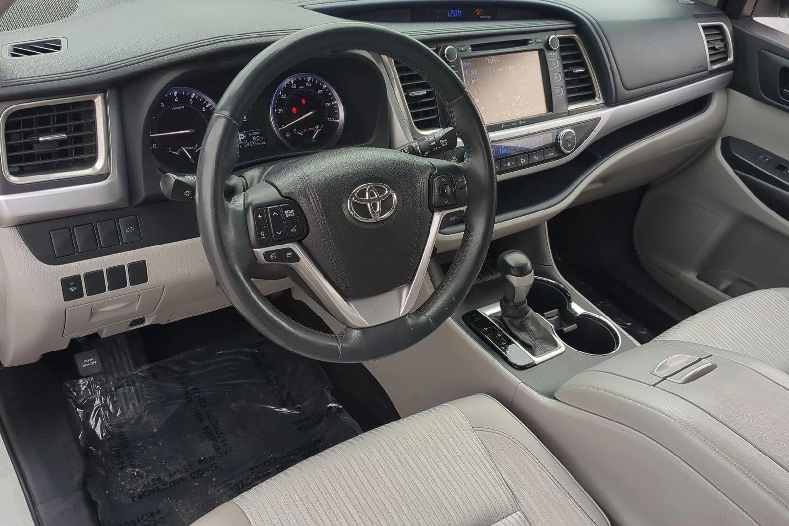2016 Toyota Highlander LE Plus V6