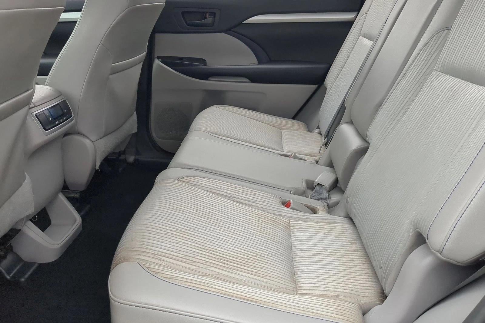 2016 Toyota Highlander LE Plus V6