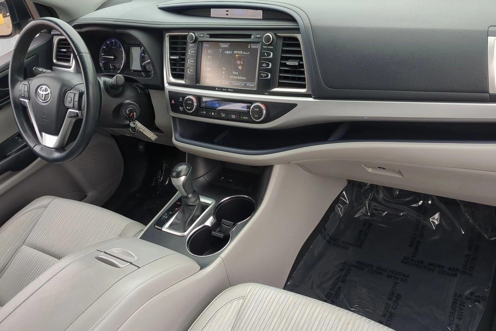 2016 Toyota Highlander LE Plus V6