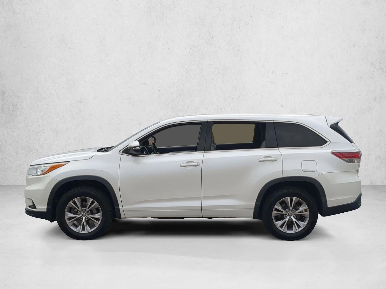 2016 Toyota Highlander LE Plus V6
