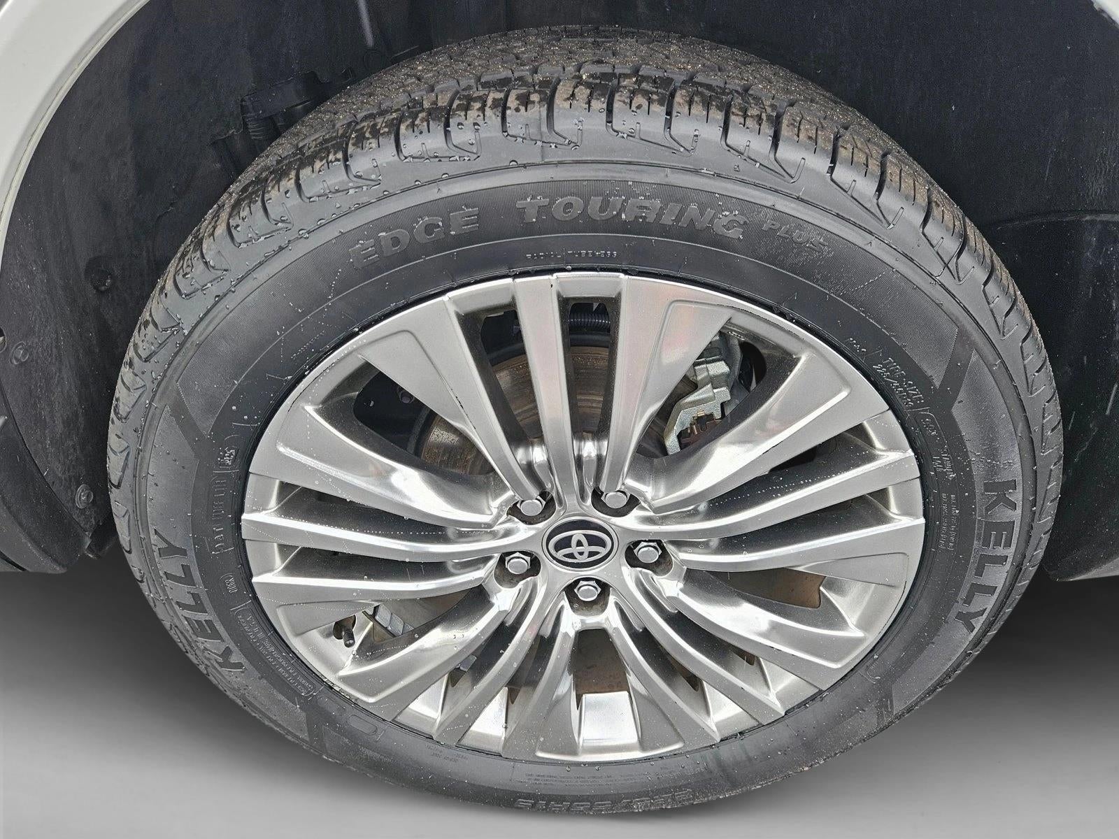 2024 Toyota Venza LE