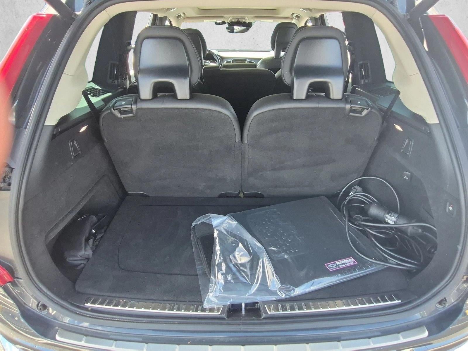 2022 Volvo XC90 Recharge Plug-In Hybrid T8 Inscription Expression 7 Passenger