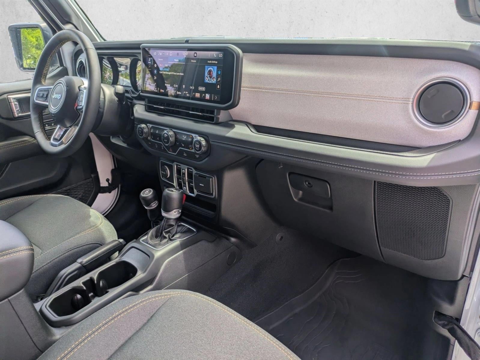 2024 Jeep Wrangler 4-Door Sahara 4x4